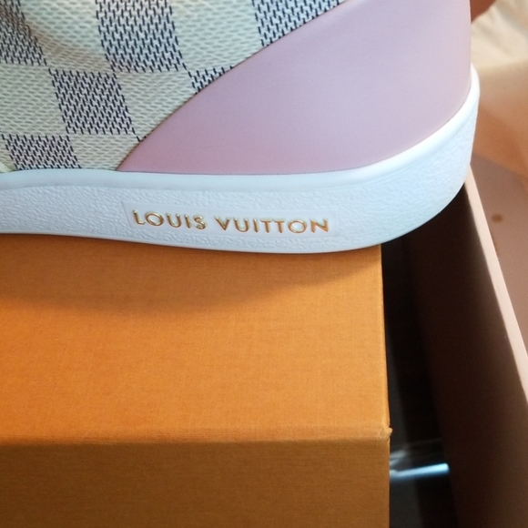 LV Tennis Shoe - Picture 5 of 8